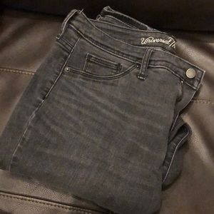 Universal thread jeans